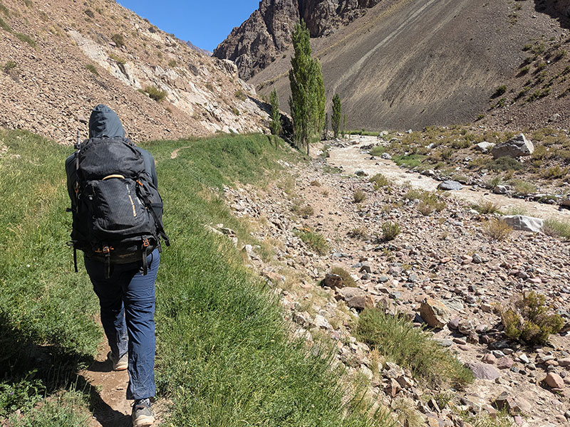 hiking along rio de las vacas