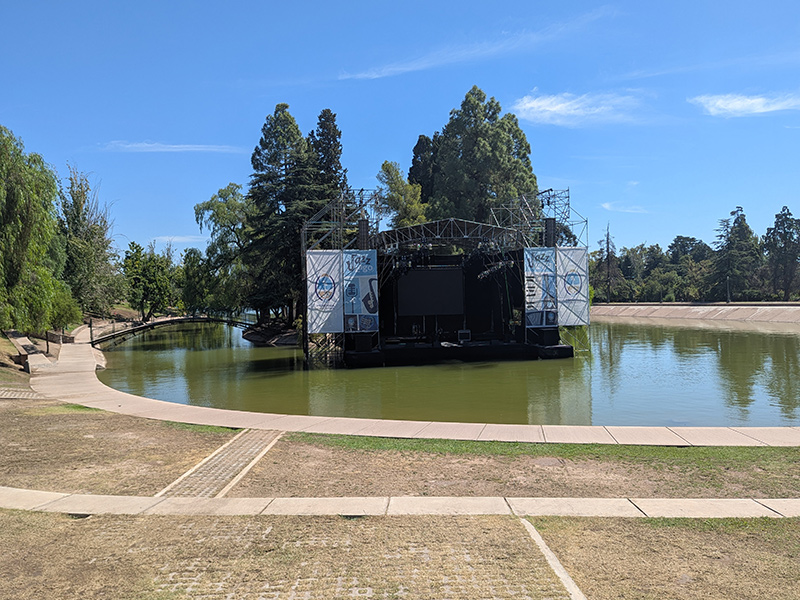 lago concert area
