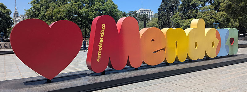 mendoza monumental letters