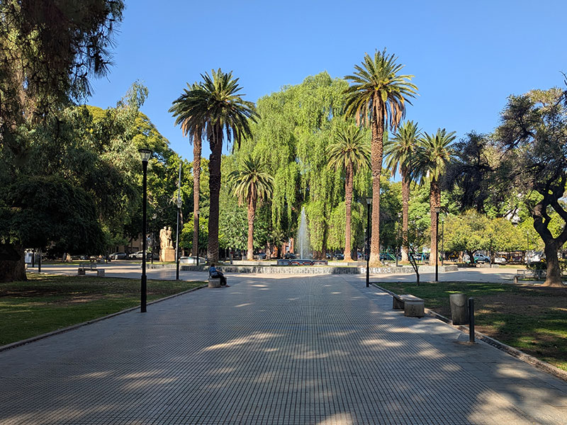 plaza chili mendoza